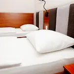 Podroznik Otel